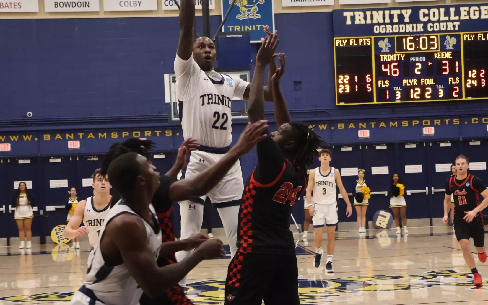 4 Men s Basketball Punches Ticket To Sweet 16 With 93 78 Win Over Keene State Trinity College
