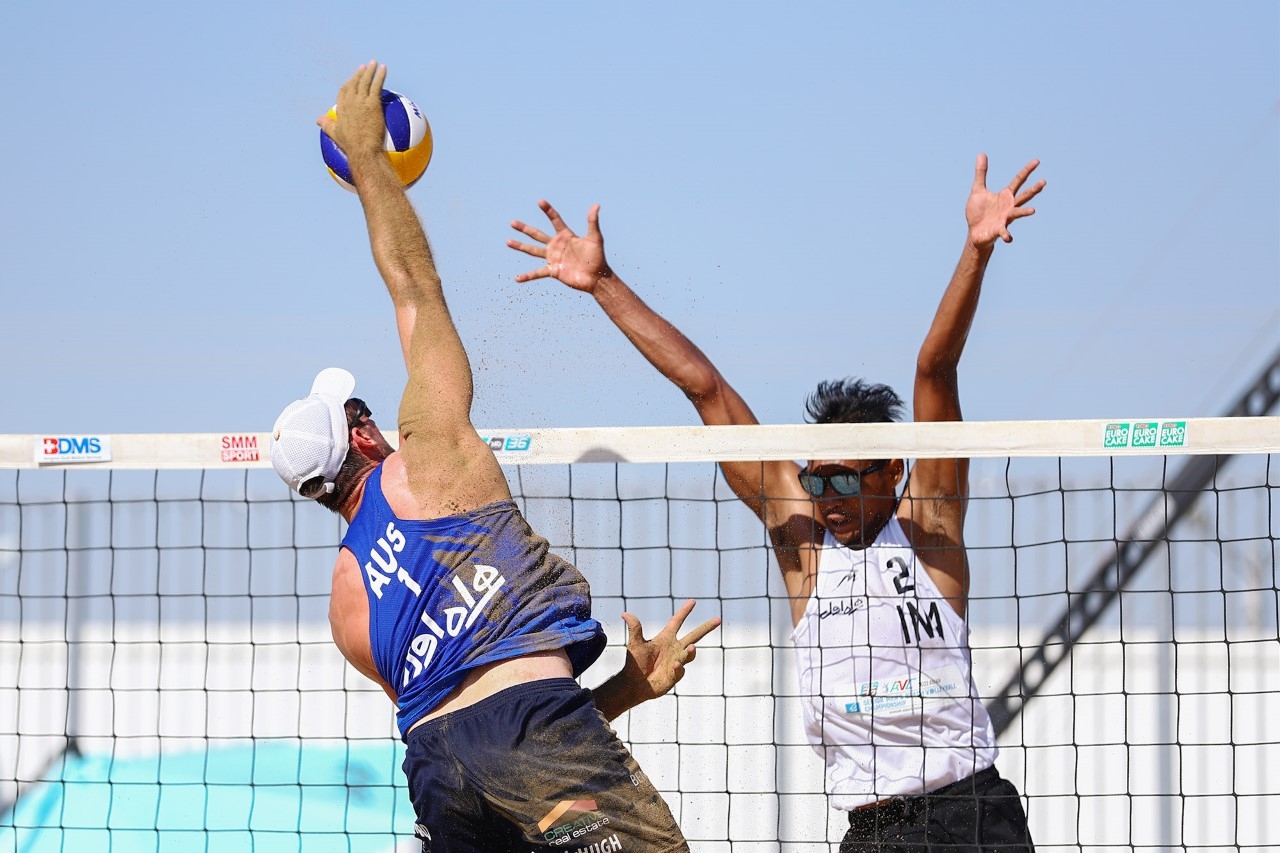 FAVOURITES REMAIN ON COURSE IN ASIAN SENIOR MEN S BEACH VOLLEYBALL CHAMPIONSHIP AS EXCITEMENT REACHES FEVER PITCH WITH TEAMS CONTESTING KNOCKOUT STAGE Asian Volleyball Confederation