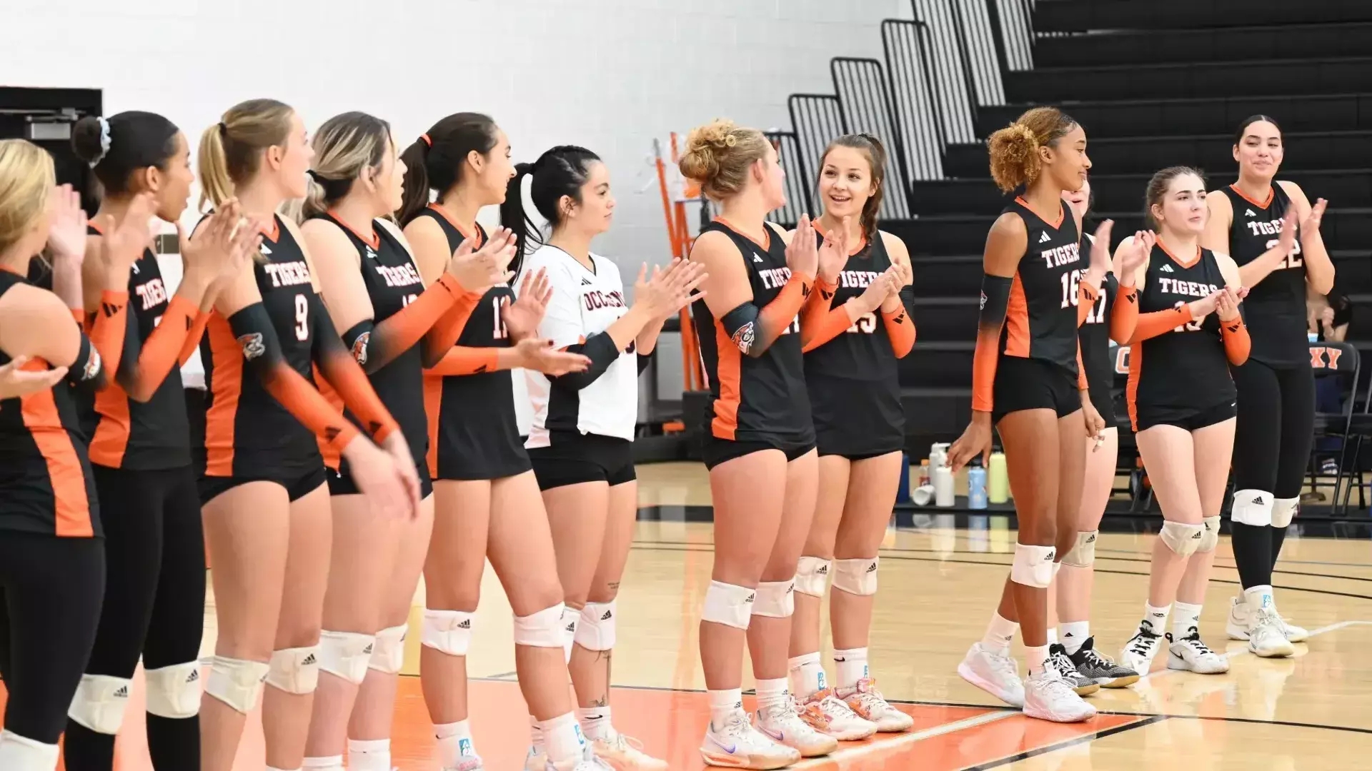 Women s Volleyball Falls One Set Short Of Epic Comeback Vs 